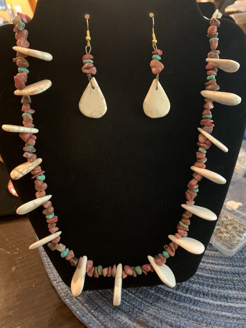 brown turquoise and white  turquoise, brown, and white stone necklace and earring set