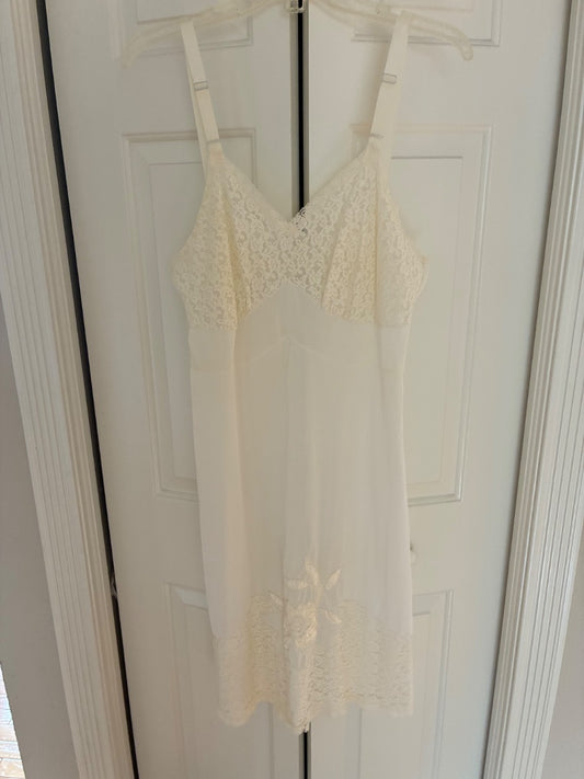 Vintage 60s lacy slip