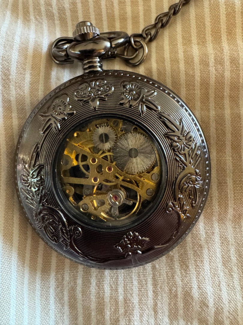 Carved Dragon pocket watch untested