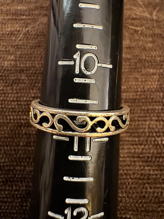 Band - Silvertone etched S 10 3/4