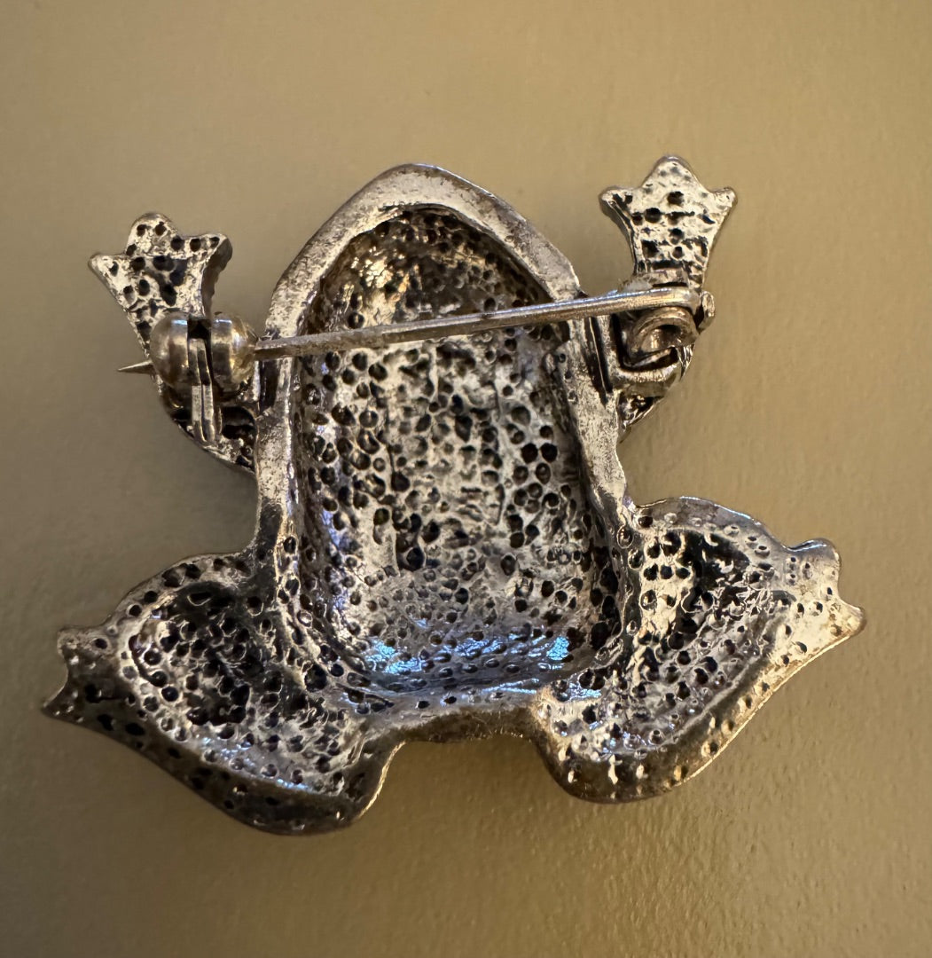 Coppersilvertone marq toad brooch