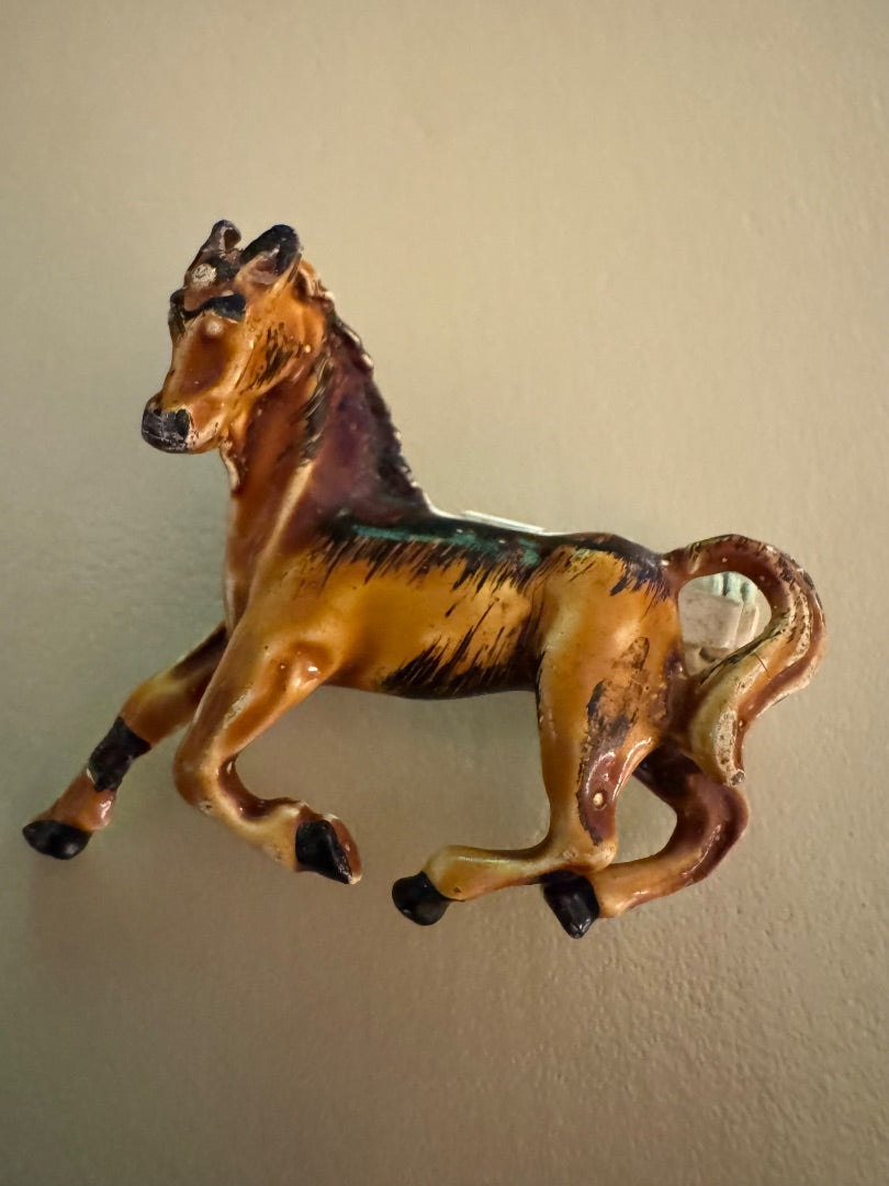 Brwnmetal horse brooch (repaired leg)