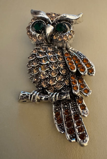 Lg Owl red/silvertone brooch