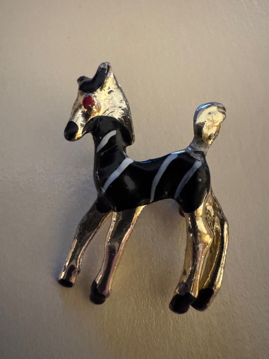 Sm black silvertone horse brooch