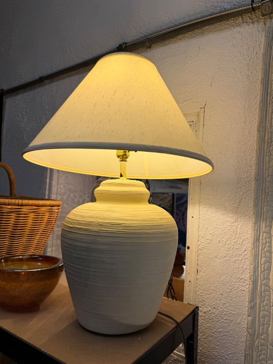 White  Table lamp