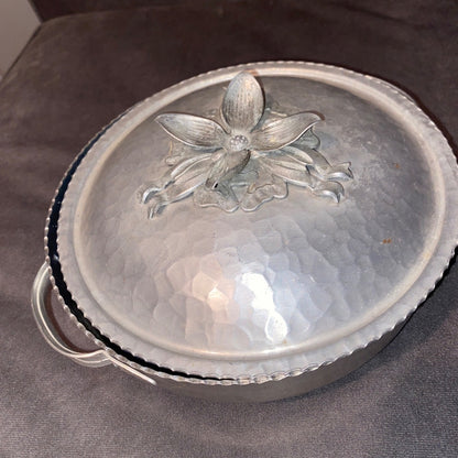 Silver Everlast Hammered Server Aluminum, 8”