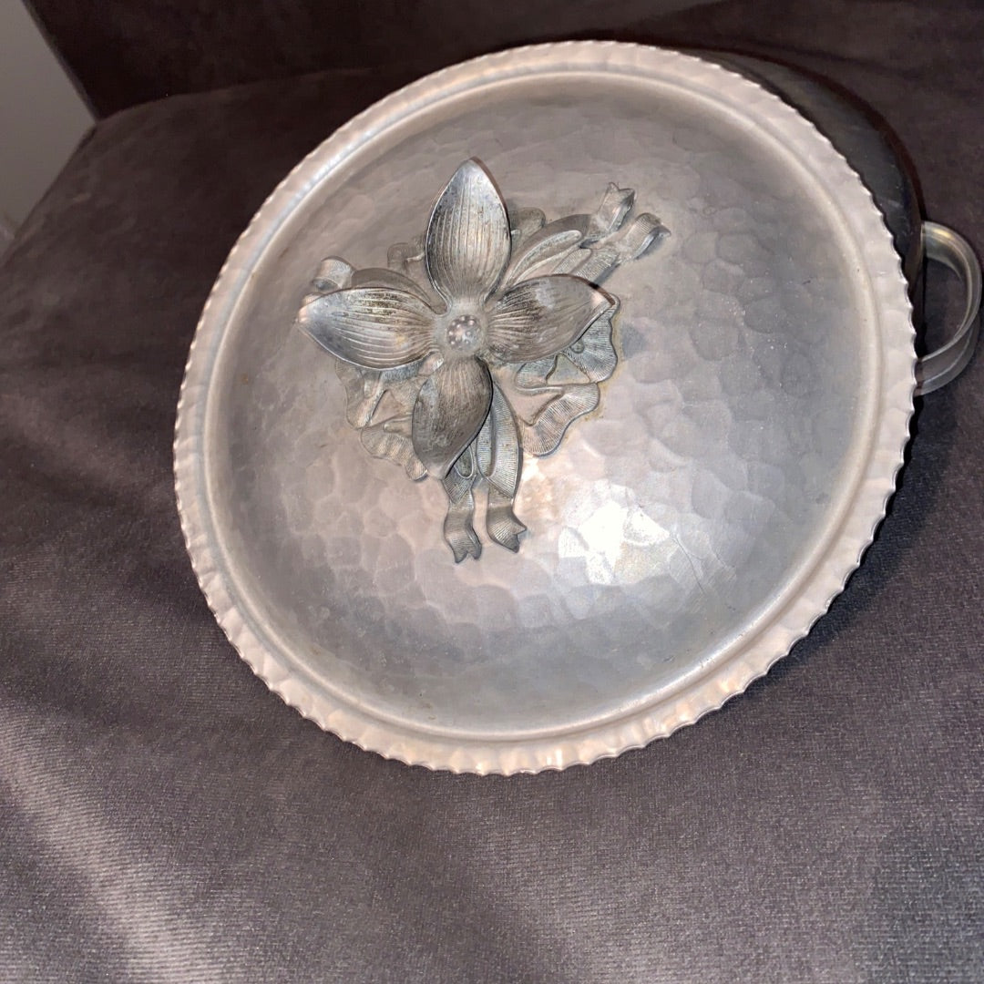 Silver Everlast Hammered Server Aluminum, 8”