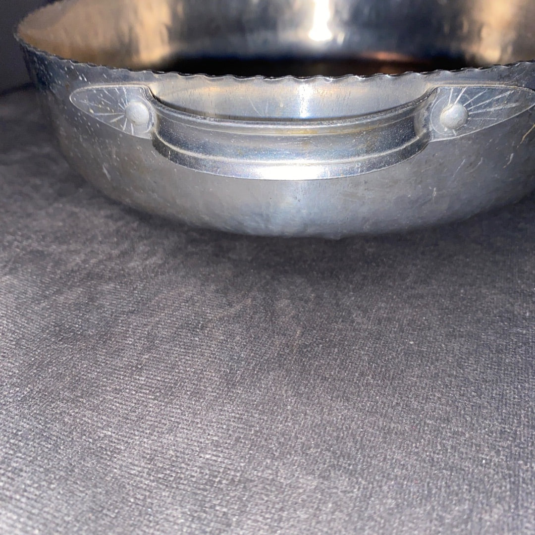 Silver Everlast Hammered Server Aluminum, 8”