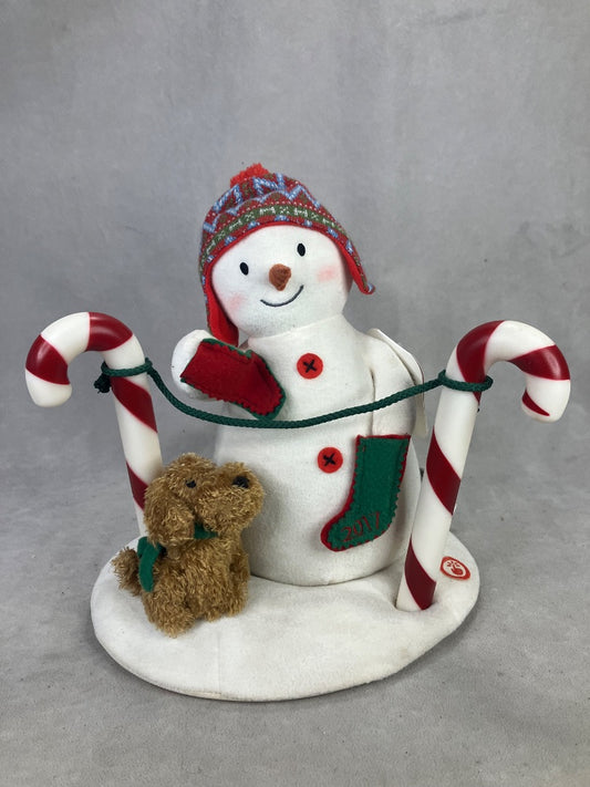 White Hallmark Dancing Snowman, 11