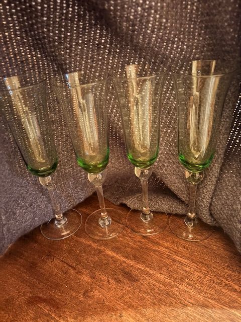 Vintage Handlown Green Stem Champagne Flutes - Set of 4