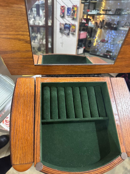 Rounded Drawer Jewlery Cabinet