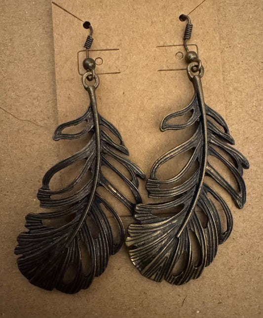 Metal antique color leaf earrings