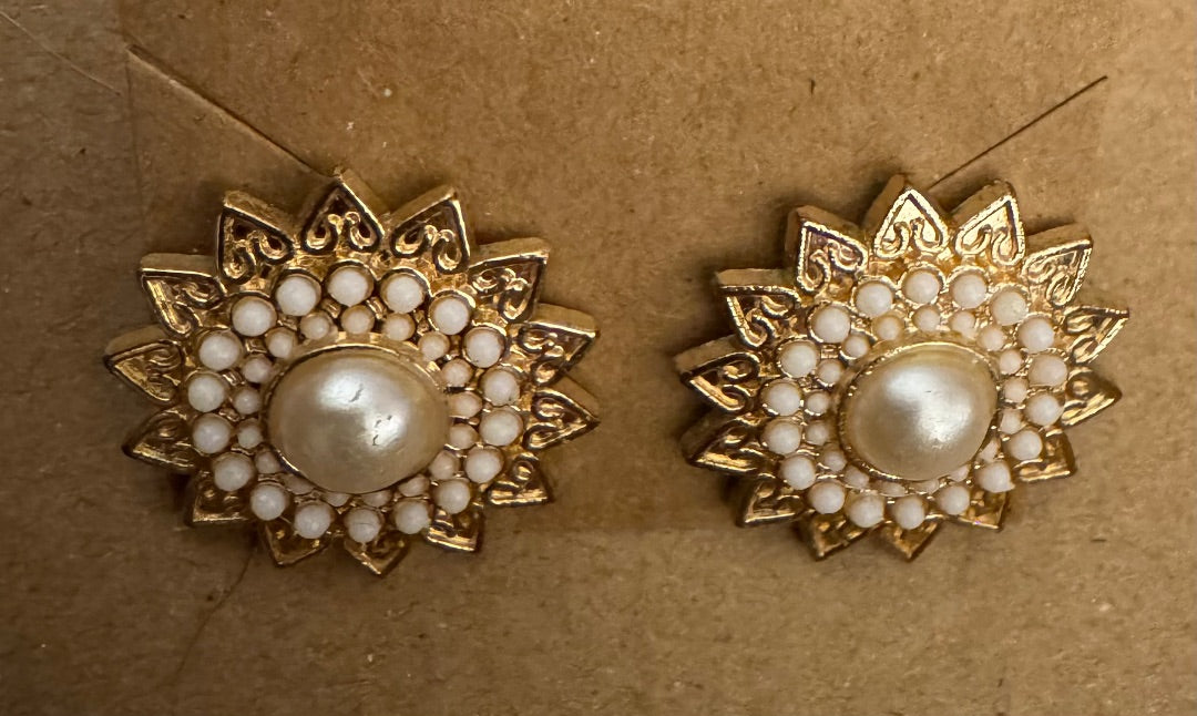 Starburst fx pearl GT stud earrings
