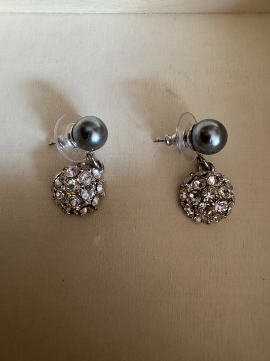 Fx graypearlrhine stud earrings