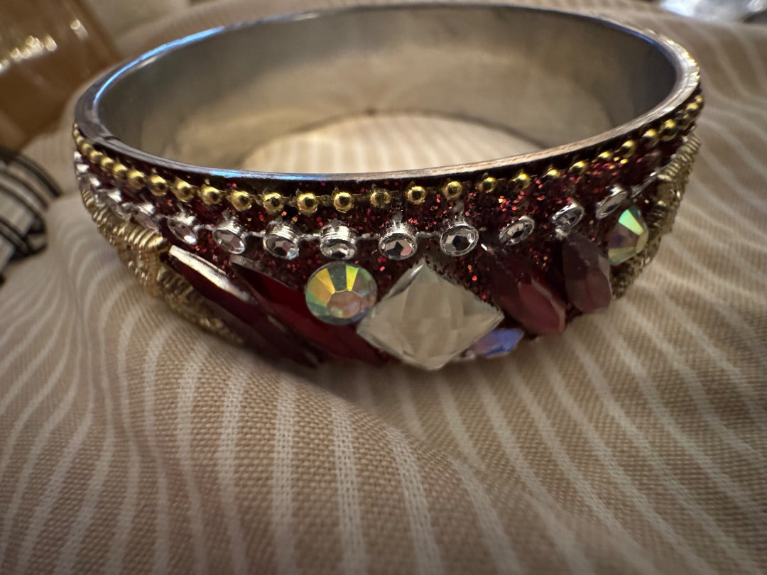 Red design bangle bracelet