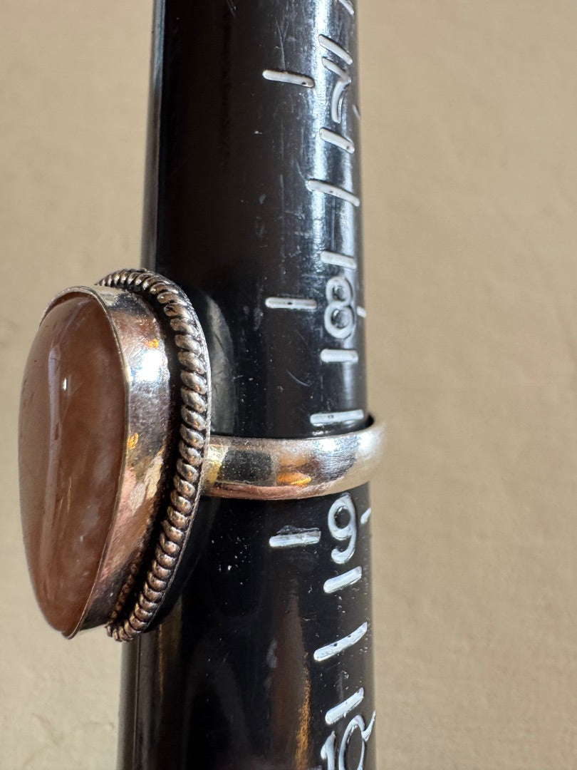 Pink stone teardrop silvertone ring 8 1/2