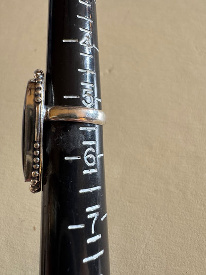 Bloodstone silvertone ring 5 1/4