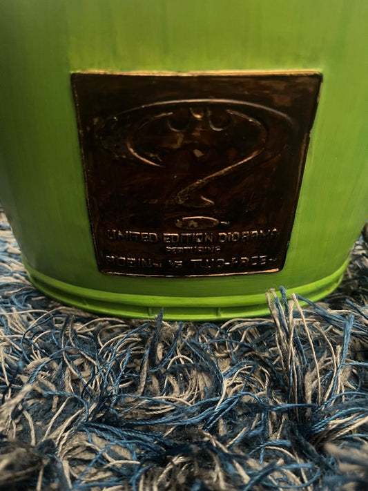 Limited edition Robin vs Two-face Collectible