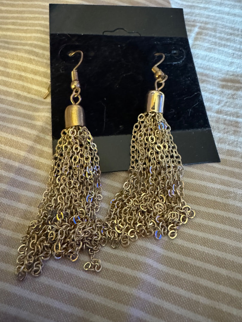 Gold tone chain dangle earrings