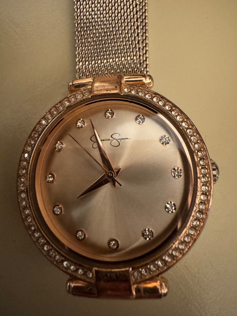 Jessica Simpson rose gold mesh band watch untested