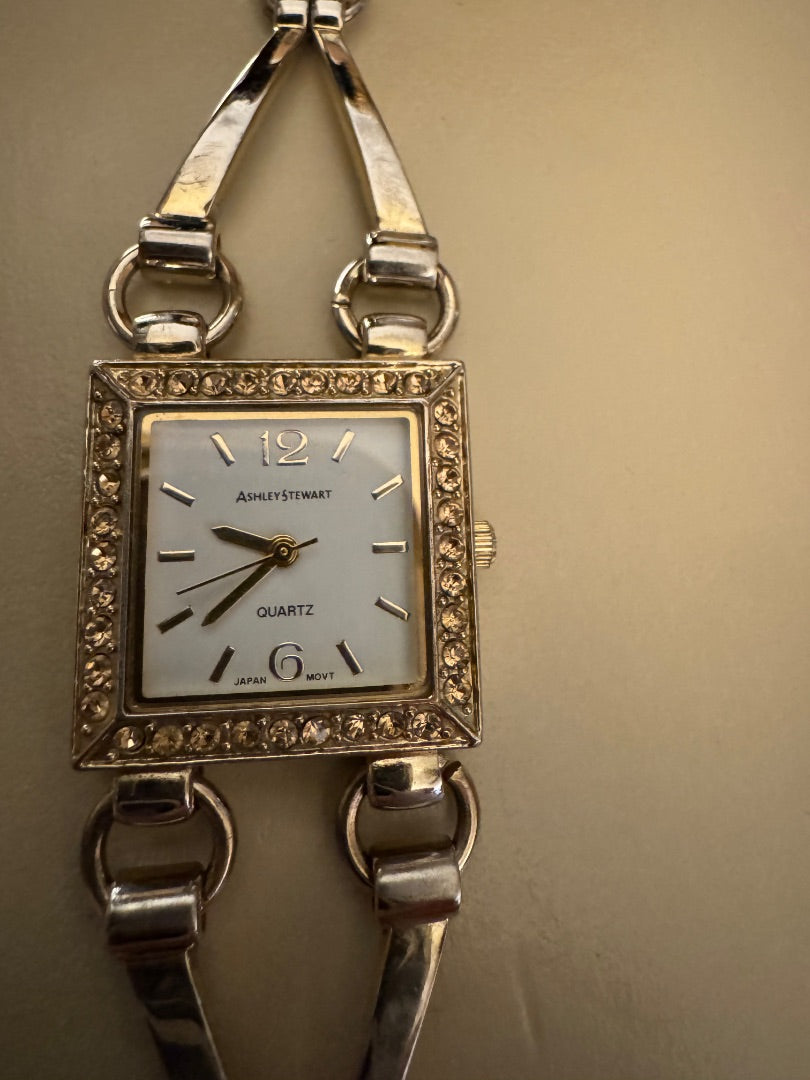 Ashley Stewart bracelet watch untested