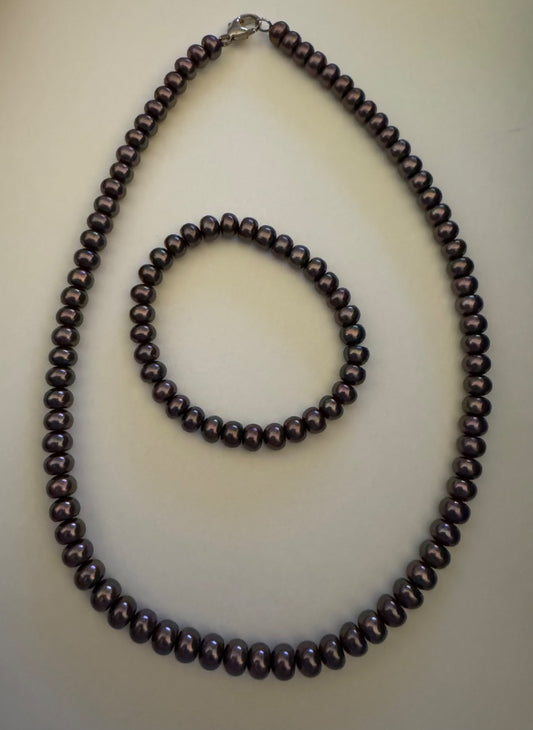 Purplish brown pearl necklace & bracelet