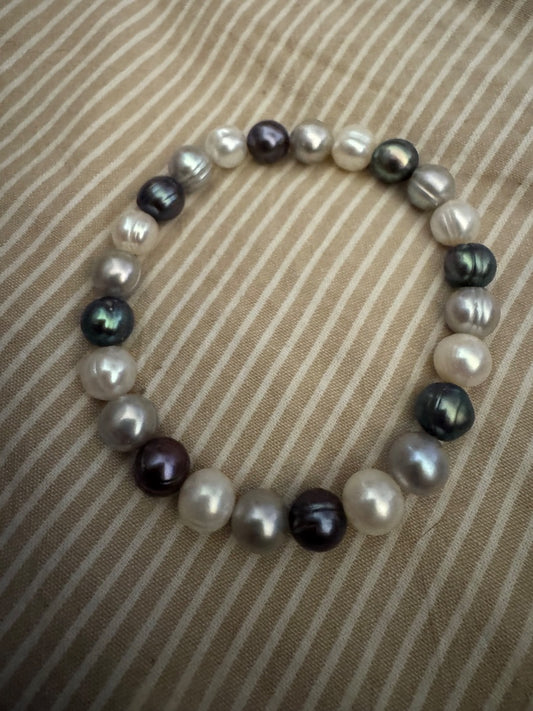 Multi color pearl stretchy bracelet