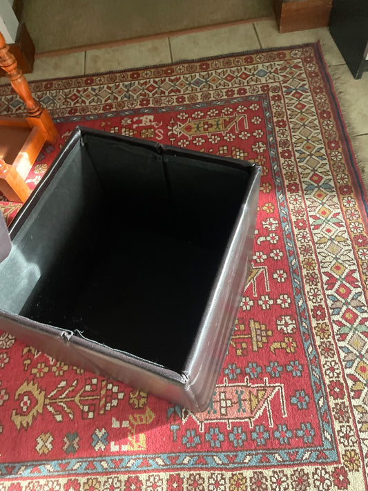 Storage ottoman, 15x15