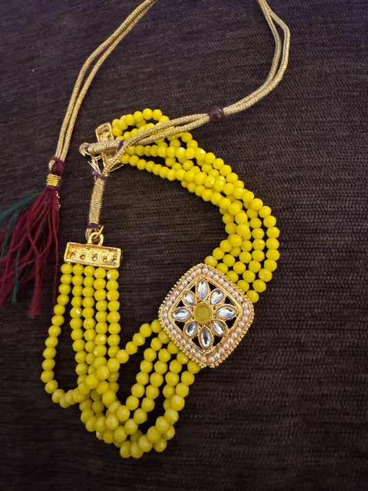 Yellow bead choker