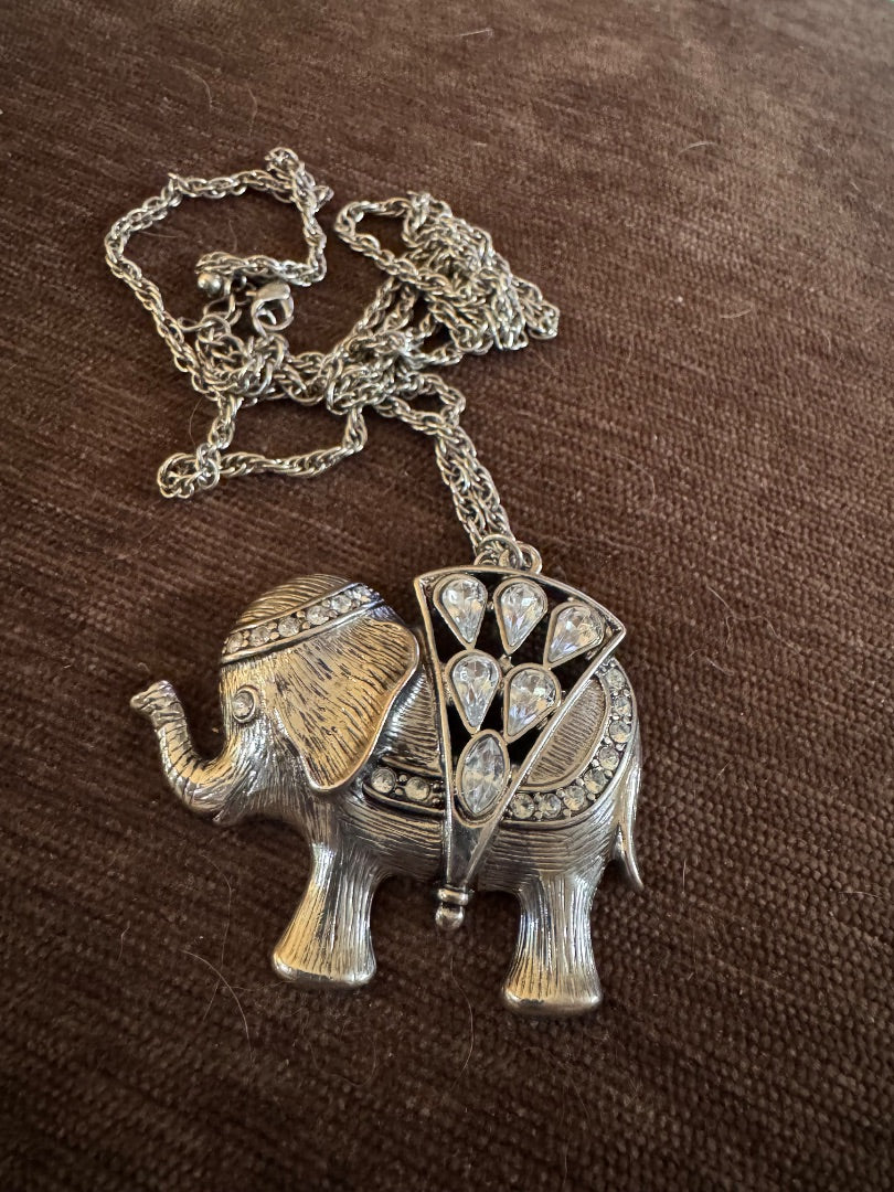 Elephant (large) rhinestone silver tone necklace