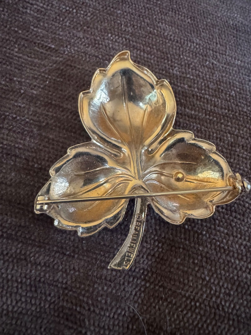 Beuxjewels leaf frog brooch