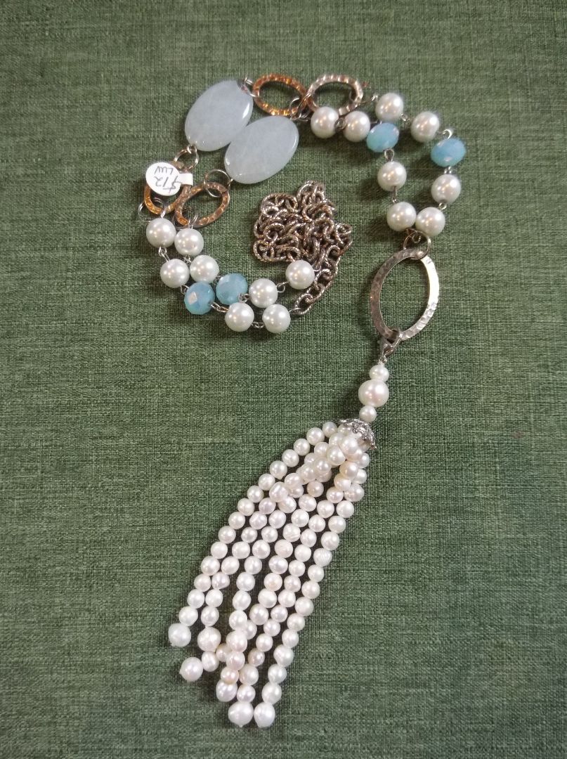 White  Faux-Pearl Tassel necklace