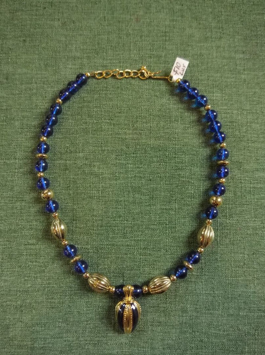 Blue Avon Vintage beaded pendant necklace