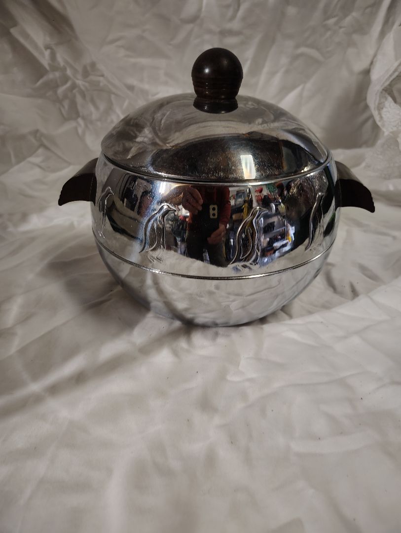 Chrome West Bend Penguin hot and cold server