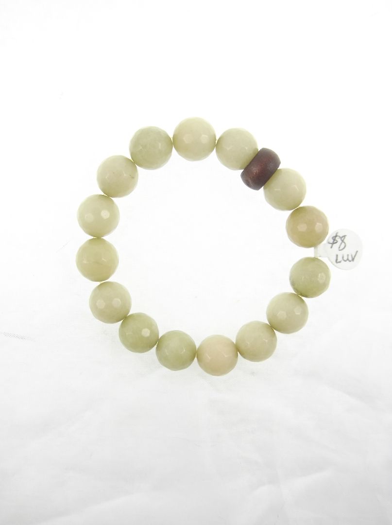 Green  Glass stretch bracelet