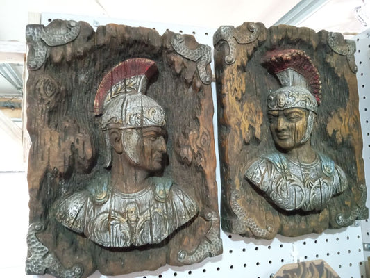 Universal statuary Roman Soldier Wall Hanging Set