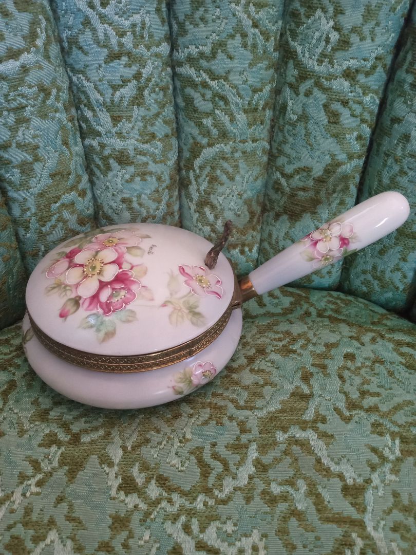 Arnart Creations Japan porcelain silent Butler