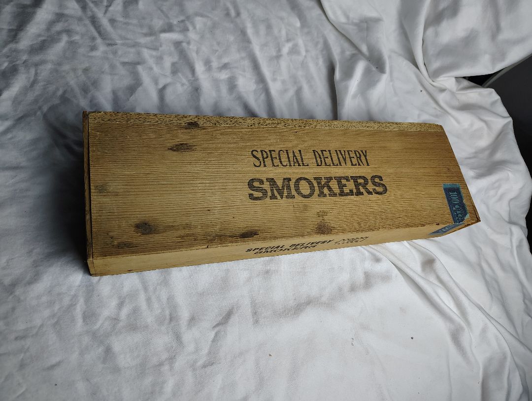 natural Special Delivery Smokers cigar box wood, 16"