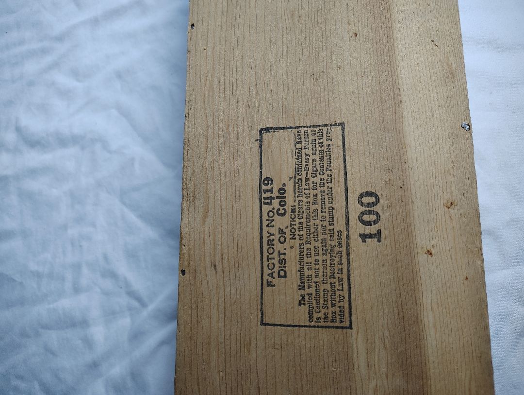 natural Special Delivery Smokers cigar box wood, 16"