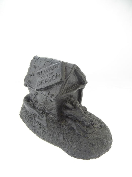 "Beware of dragon" pet resin sculpture