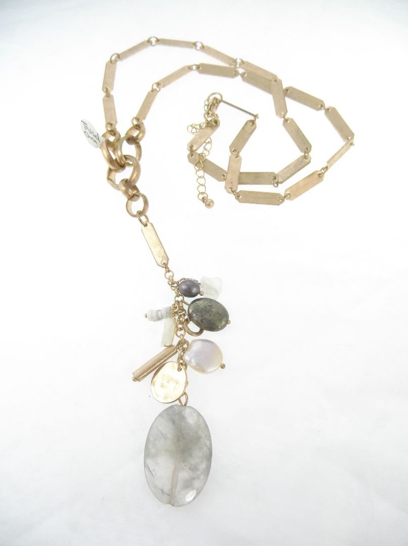 Stone pendant necklace