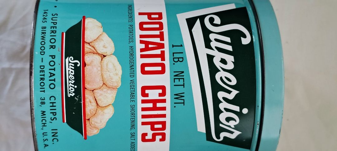 Green  Superior Potato Chip Can, in pics