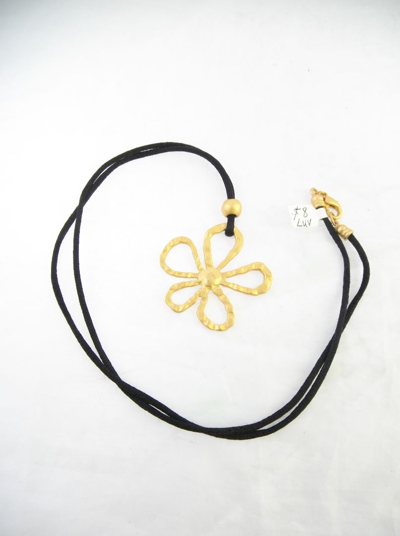 Goldtone flower pendant