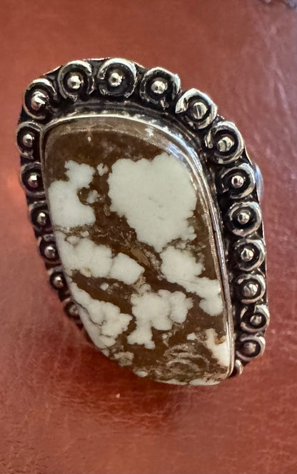 Wild horse rectangle ring