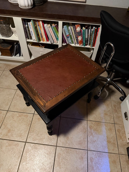 Black, brown Maple, mid-century Two tier Colonial Revival end table