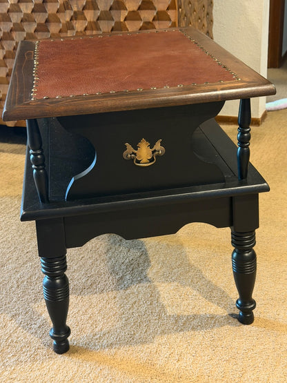 Black, brown Maple, mid-century Two tier Colonial Revival end table