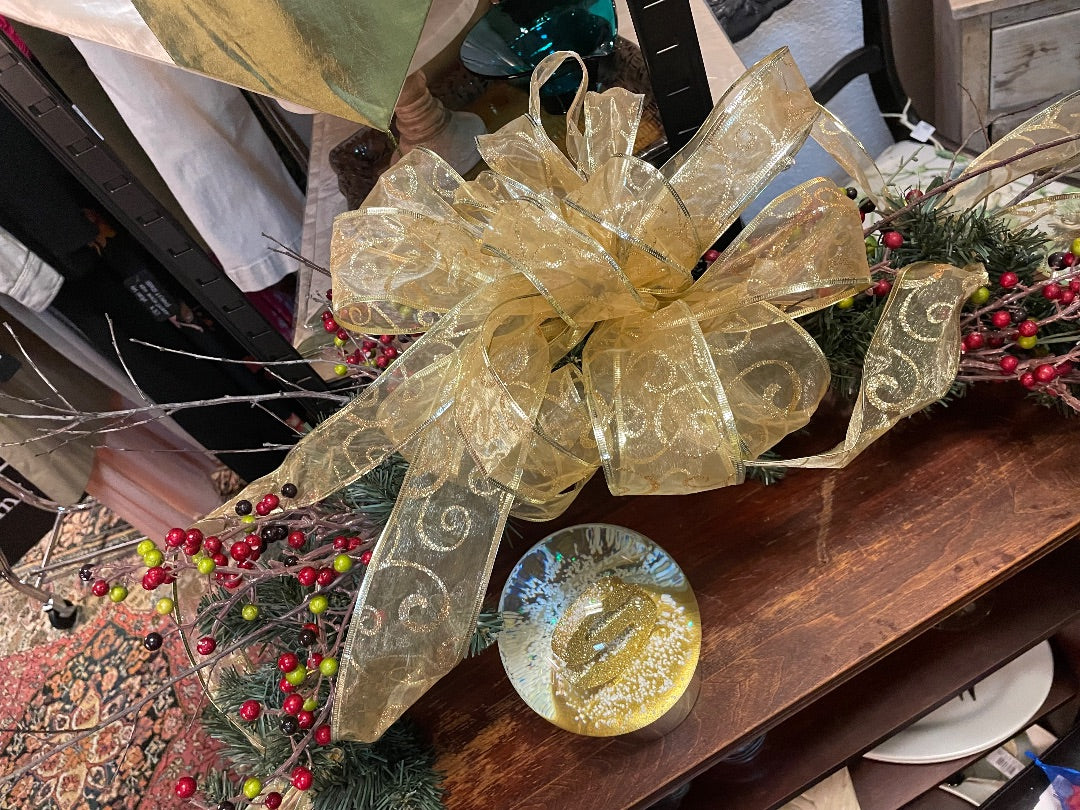 Unknown Holiday swag