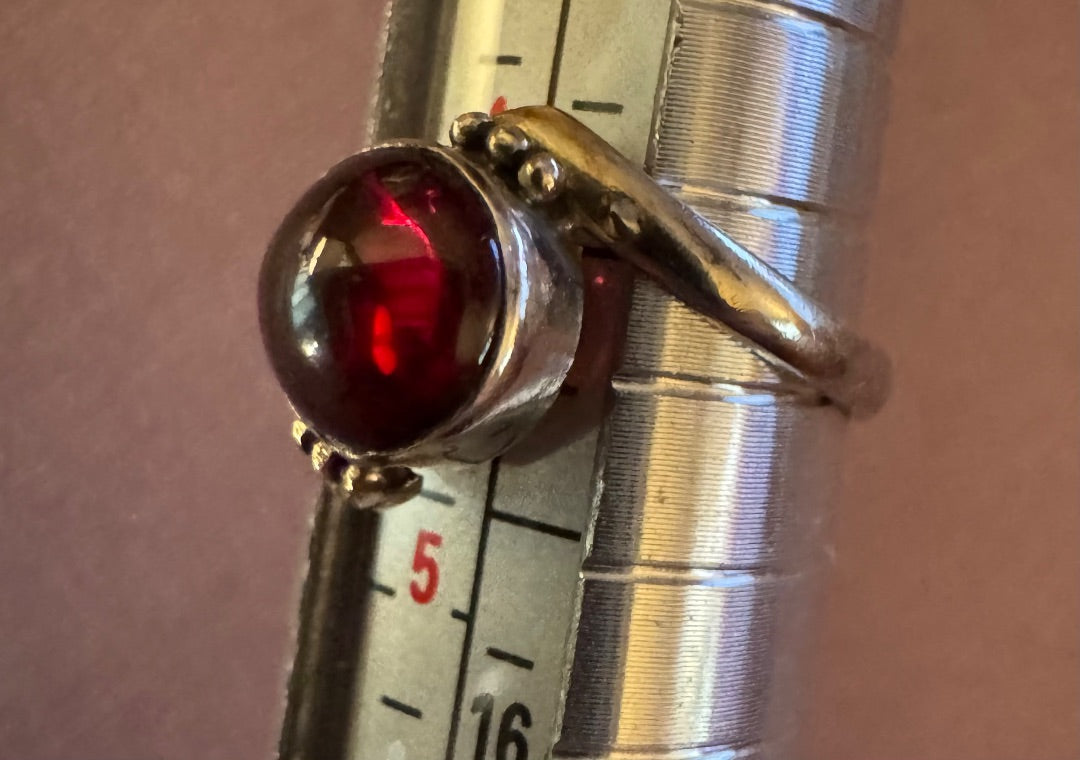 Red stone ring 4