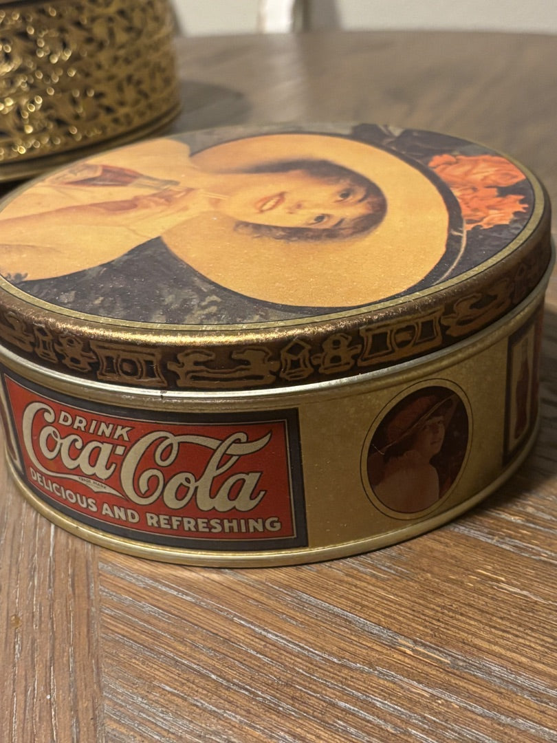 “Gibson girl” advertising tin