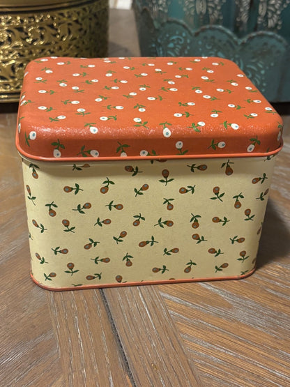 Potpourri Press tin recipe box